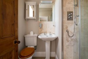 Atlantic View, North Cornwall seafront, 5* Gold