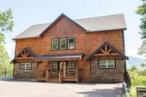 Augys View- Mountain Views-large parking-Large Cabin - Park Settlement