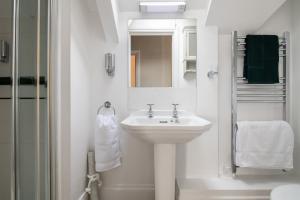 Atlantic View, North Cornwall seafront, 5* Gold