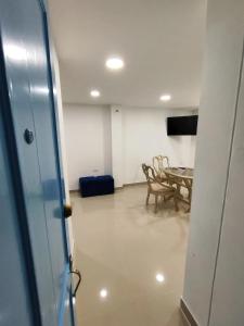 EM3-2G APARTAMENTO DE 4 HAB EN ZONA RESIDENCIAL CON AIRE ACONDICIONADO Wifi Y PARQUEADERO