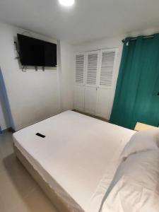 EM3-2G APARTAMENTO DE 4 HAB EN ZONA RESIDENCIAL CON AIRE ACONDICIONADO Wifi Y PARQUEADERO