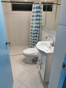 EM3-2G APARTAMENTO DE 4 HAB EN ZONA RESIDENCIAL CON AIRE ACONDICIONADO Wifi Y PARQUEADERO