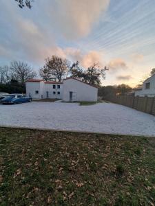 Appartements Douceur de vivre, calme et jardin Appartement 3 : photos des chambres