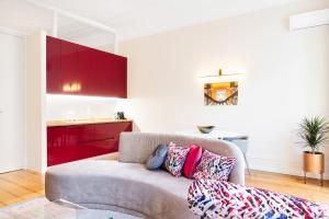 42 2 F Historical apartment at Cardosas Block