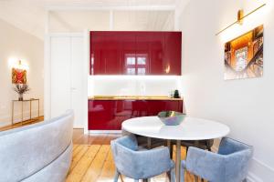 42 2 F Historical apartment at Cardosas Block