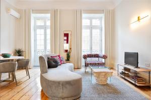 42 2 F Historical apartment at Cardosas Block