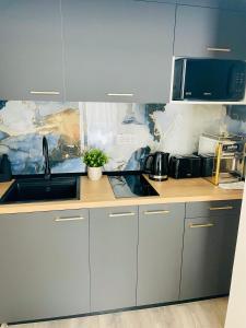 Metropole Apartments Central City