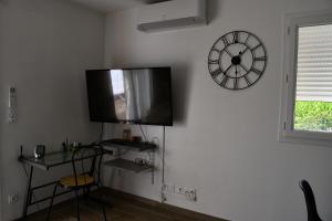 Joli studio avec piscine