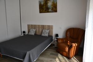 Joli studio avec piscine