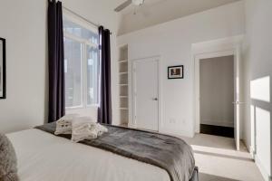 Epic Location- Steps from 12th S, Sleep12