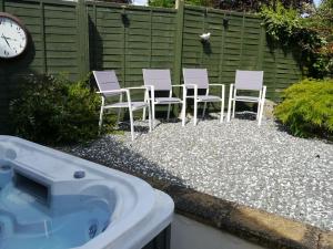 Lilac Cottage -Sleeps 6 -HOT TUB