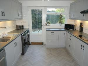 Lilac Cottage -Sleeps 6 -HOT TUB