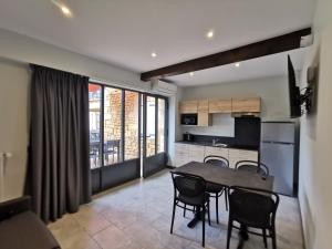 Complexes hoteliers Domaine Jolidetour climatise, piscine et tennis prives : photos des chambres