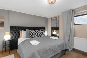 Inviting 2BR Haven in the Heart of the Suburbs