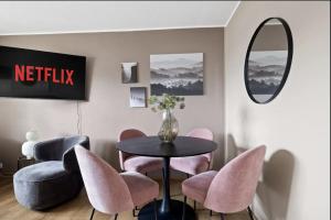 Inviting 2BR Haven in the Heart of the Suburbs