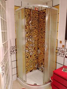 La casa nel cortile-Free parking