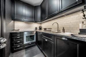 Warsaw Leszno Apartment with Parking - by Rentujemy