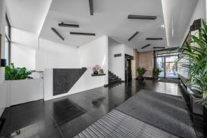 Warsaw Leszno Apartment with Parking - by Rentujemy