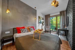 Warsaw Leszno Apartment with Parking - by Rentujemy