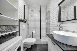 Warsaw Leszno Apartment with Parking - by Rentujemy