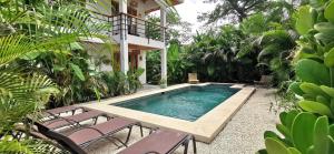 Lapislazuli House & Flats with shared Pool