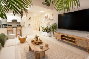 Arabian-Inspired 1BR - Polo Residence Near Burj