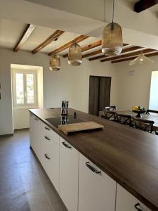 Villas Charming air-conditioned house with garden & view : photos des chambres