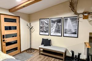 4 BR Lakefront Home with Dock and Fireplace