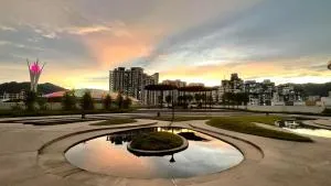 Jambul Villa 3-storey corner House 6Bed5Bathroom - Relau