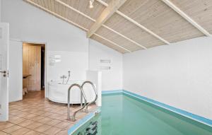 Beautiful Home In Juelsminde With Sauna