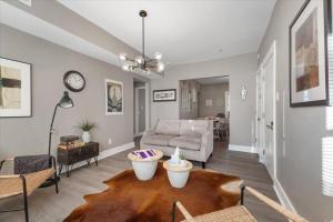 Convenient 2BR Near Convention & Hospitals