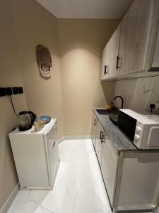 استديو أنيق بجلسة خارجية جميلة