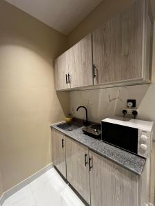 استديو أنيق بجلسة خارجية جميلة