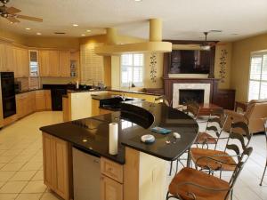 Big House on the Myakka Sleeps 12, Heated PoolSpa