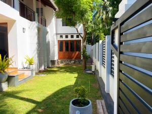 Cenreeza Airport Villa