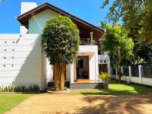 Cenreeza Airport Villa