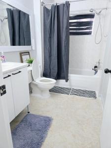 Comfy Stylish Room in the Heart of Vancouver- Private Parking, Self Check-in & just 4 mins to Metrotown!