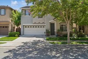 Sunny Serenity- Pet Friendly 5BR Home In San Jose - Morgan Hill