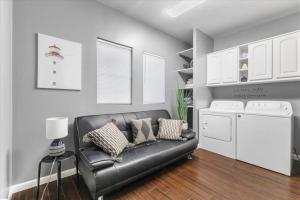 Convenient - Pet and Baby - Near Convention and Hospital