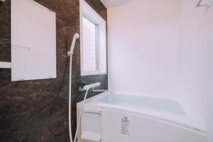 Huge Osaka Castle House - local vibes quiet area