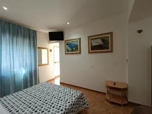 Xenion Guest House - Cannitello