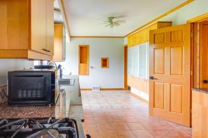 Pet-Friendly New Berlin Retreat with Patio and Yard!