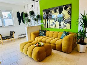 New exclusive apartment Green Horizon with garden, hot tub and private pool near the sea