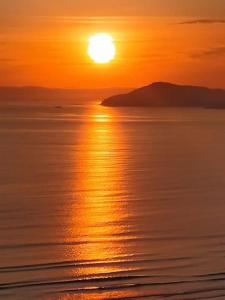 Apto 235 m2 Alto padrão Vista mar 3 suítes