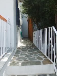 Family Two-Bedroom Apartment with Side Sea and Garden View