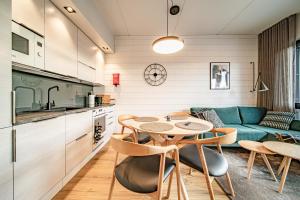 Ski Chalet C8 Levi Center incl 2 ski passes by Aavalevi