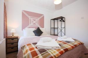 Mansfield House By N And N Stays Ltd,Perfect for contractors & Workers, Close to Principality stadium, Great Location, Free Parking