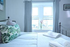 Mansfield House By N And N Stays Ltd,Perfect for contractors & Workers, Close to Principality stadium, Great Location, Free Parking