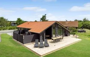 Cozy Home In Væggerløse With Wifi - Rabjerg