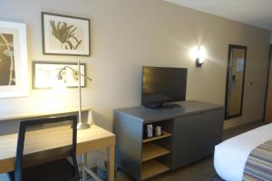 Country Inn & Suites by Radisson, La Crosse, WI